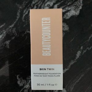 Beautycounter Skin twin featherweight foundation